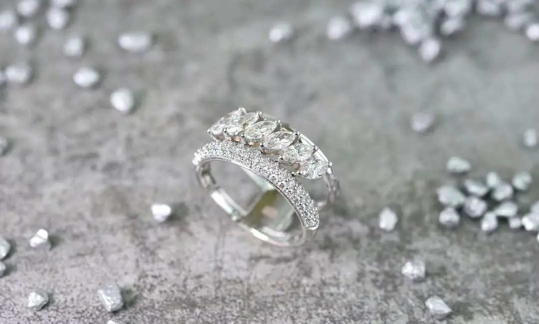Bagues élégantes en or et diamants